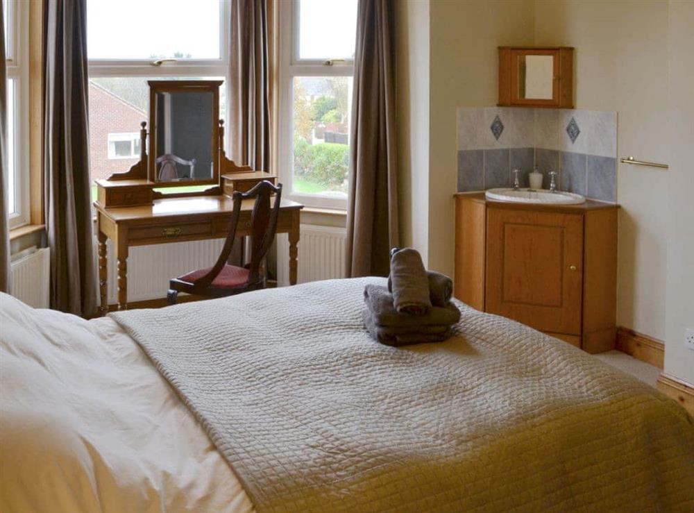 Comfortable double bedroom (photo 3) at Pembroke House in Happisburgh, Norfolk