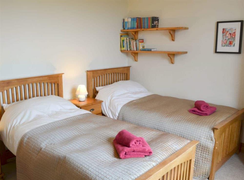 Cosy twin bedroom (photo 2) at Pembroke House in Happisburgh, Norfolk