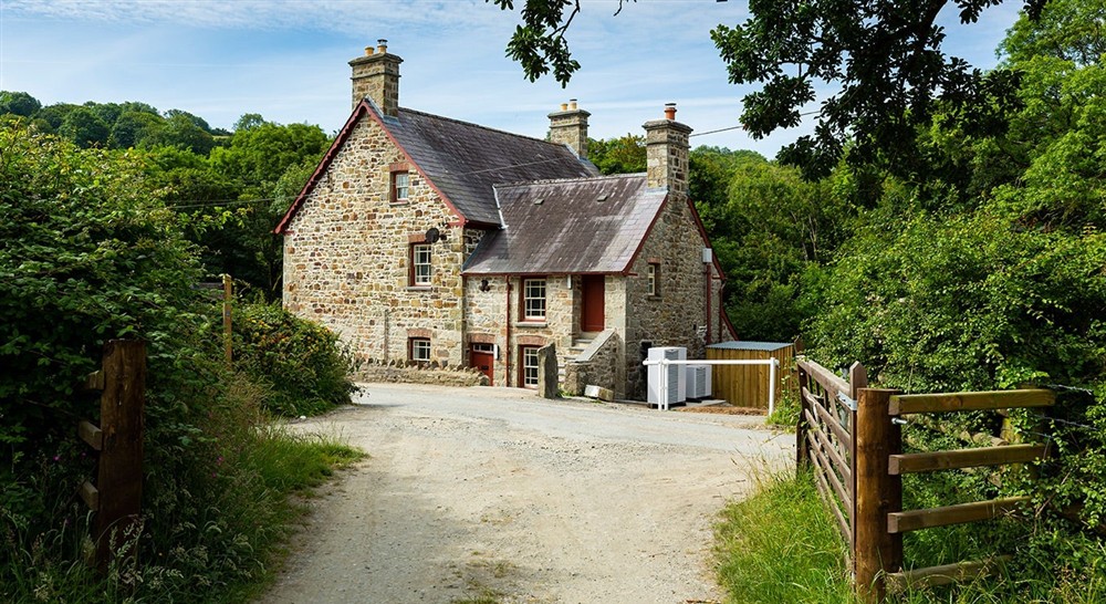 The exterior of Penbryn Cottage, Llandysul (photo 2) at Penbryn Cottage in Llandysul, Mid Wales