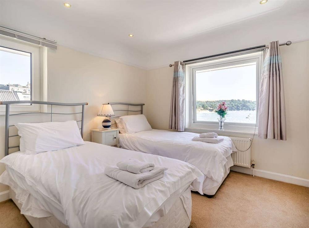 Twin bedroom at Pencreek in St Mawes, Cornwall
