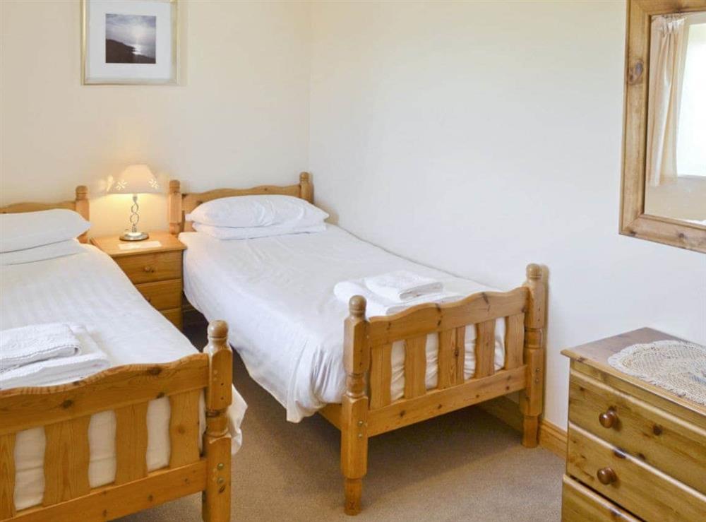 Twin bedroom at Daisy Cottage, 