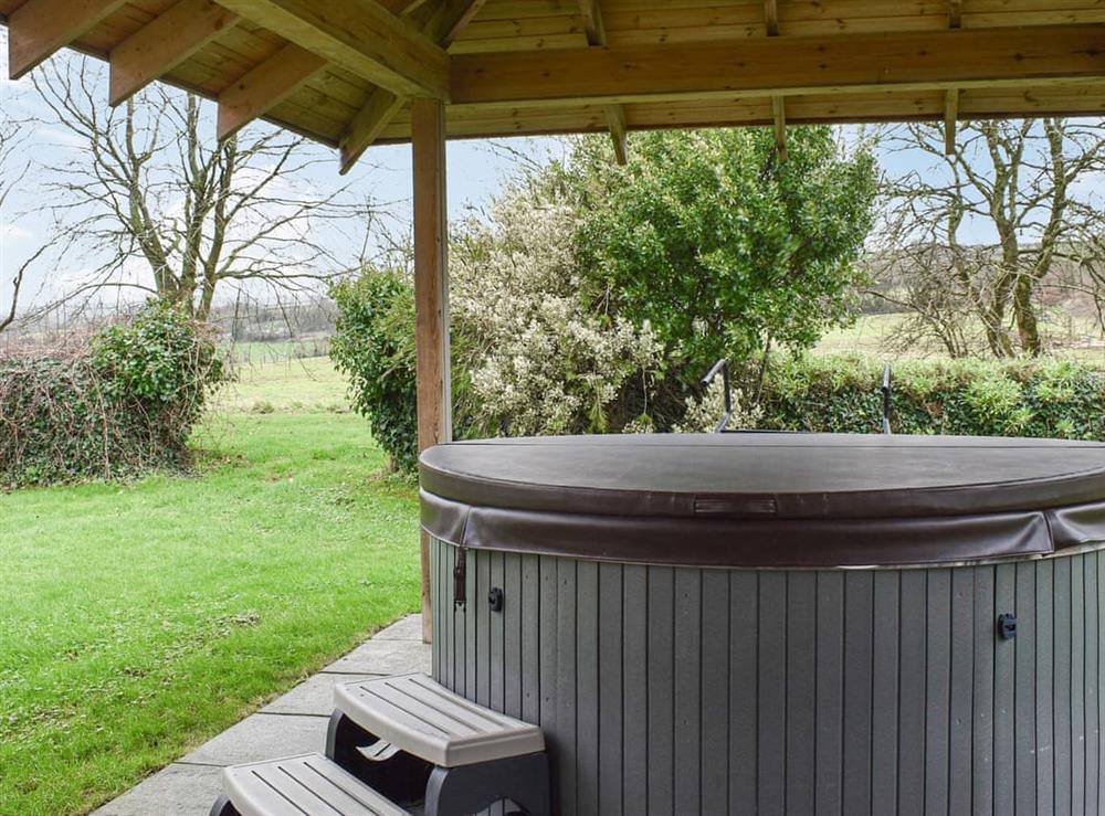 Hot tub at Pendavey Lodge in Sladebridge, near Wadebridge, Cornwall