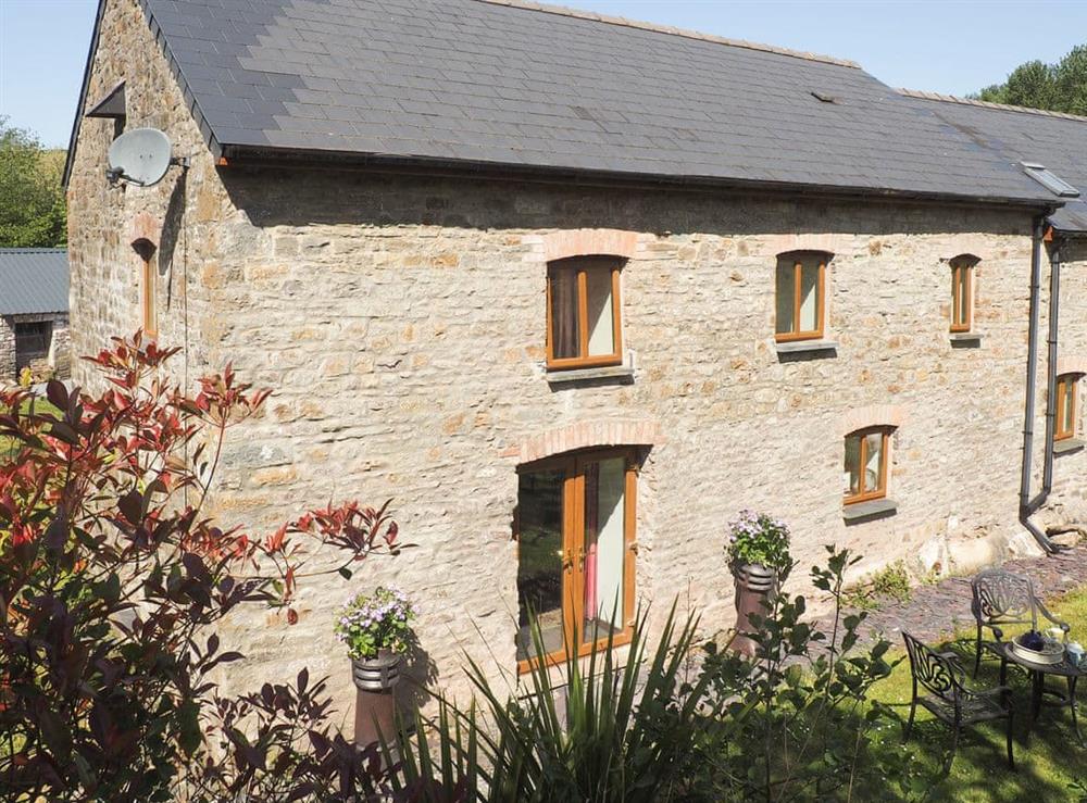Outstanding holiday home at Mill Cottage, 