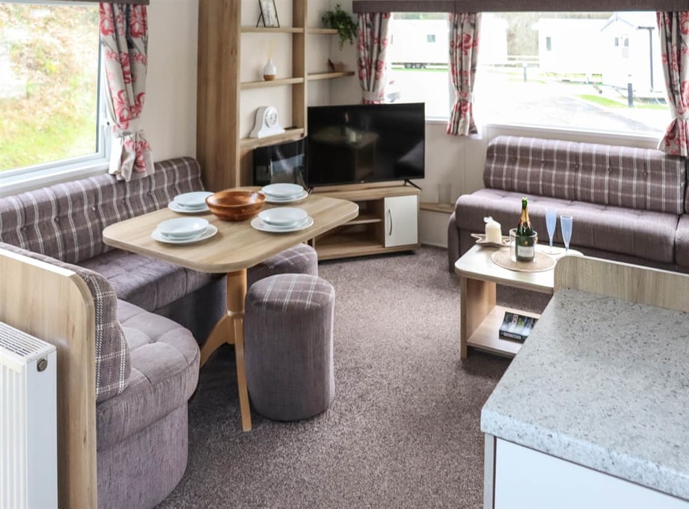 Open plan living space at Acorn 1, 