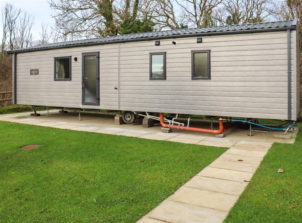 Exterior at Cedar Outlook 1, 