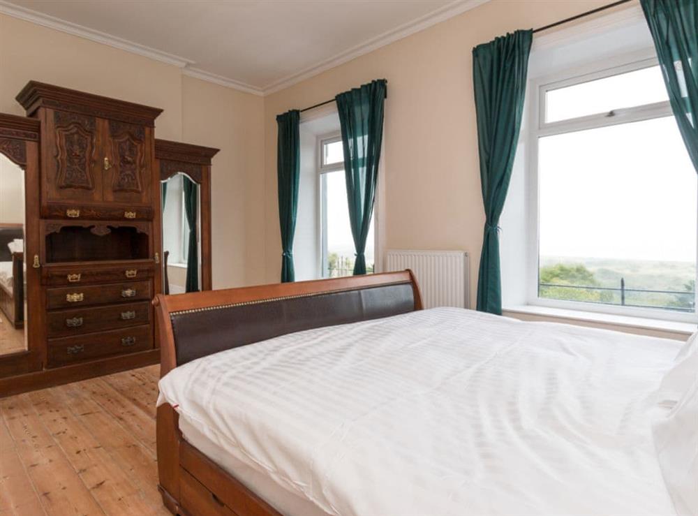 Double bedroom (photo 5) at Pendine Manor in Pendine, near Laugharne, Dyfed