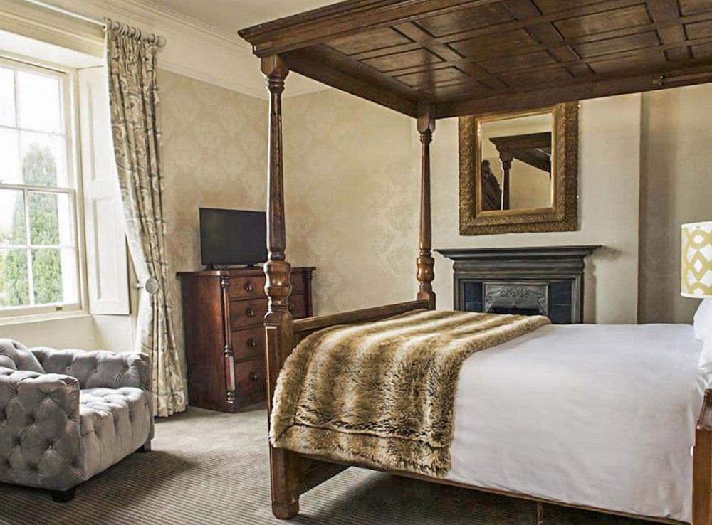 Four Poster bedroom (photo 2) at Pengethley Manor in Peterstow, Herefordshire