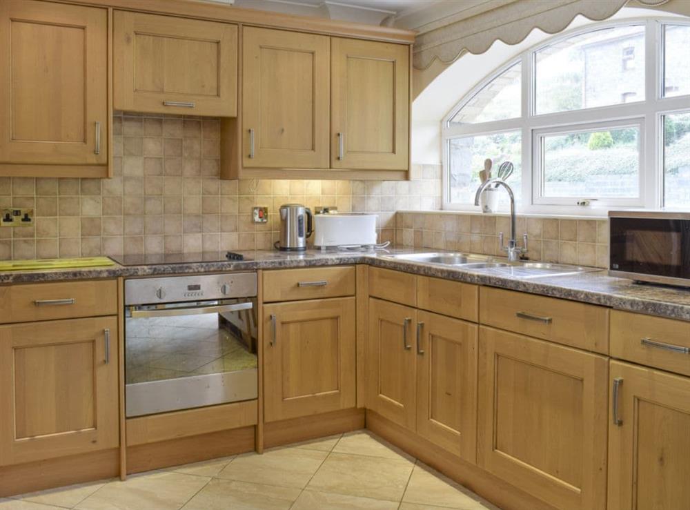 Fully equipped fitted kitchen at No 1 Pengraig Draw, 