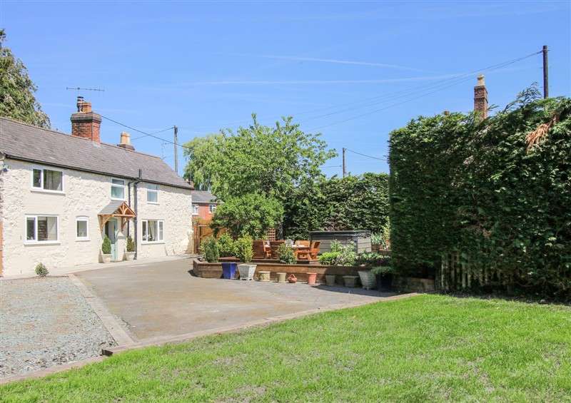 This is the setting of Pennal Cottage at Pennal Cottage, Maesbury Marsh near Knockin