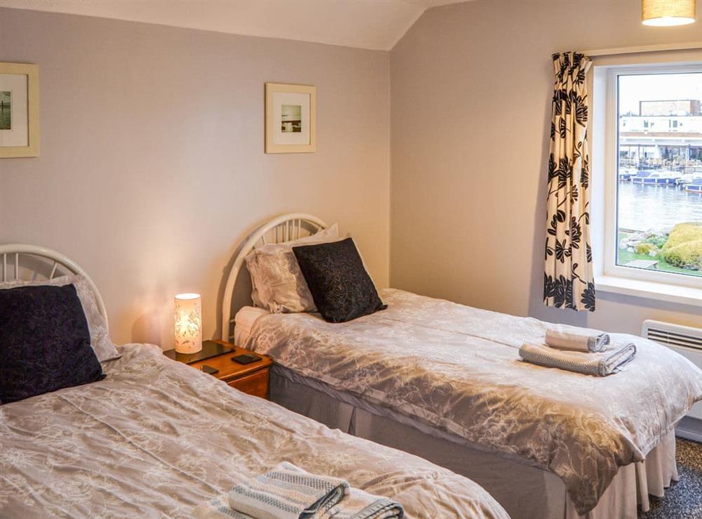 Twin bedroom at Willow Reach, 