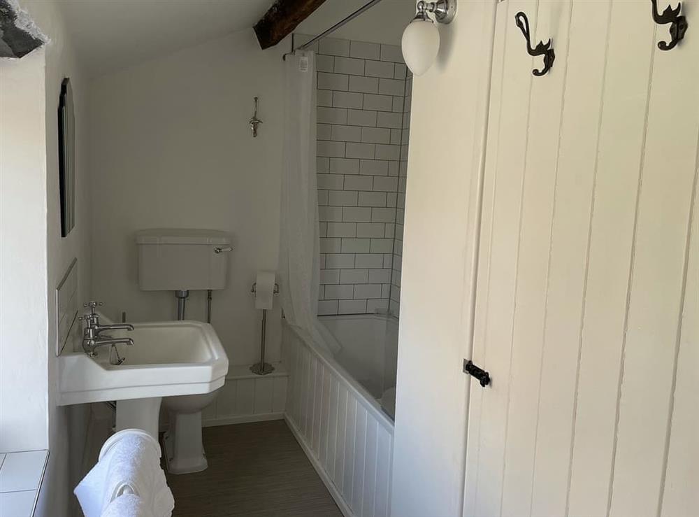 Bathroom at Penny Black Cottage in Thornton in Lonsdale, near Ingleton, North Yorkshire