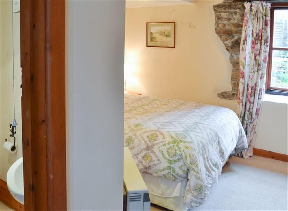 Delightful double bedroom with en-suite at Penny Farthing in Trewellard, near Penzance, Cornwall