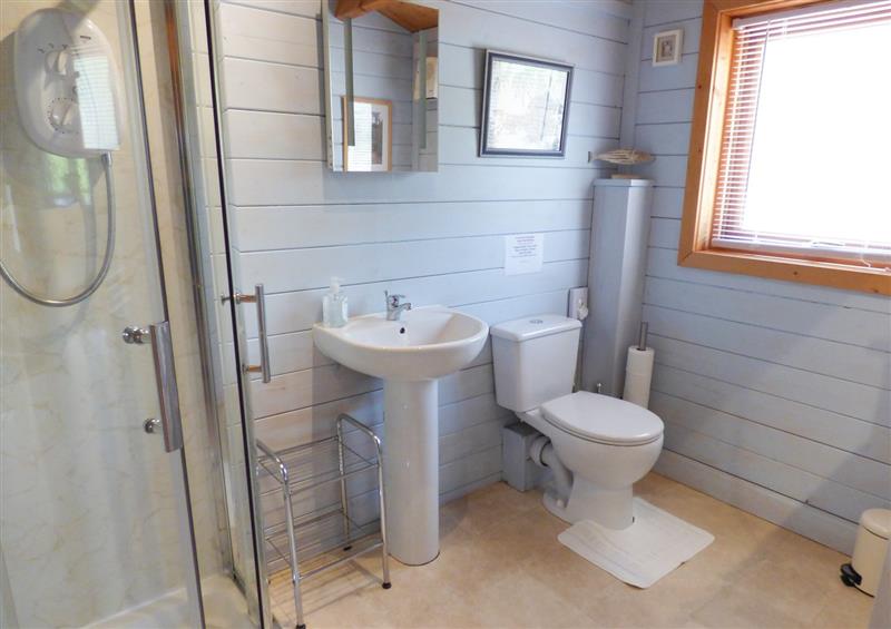 Bathroom at Pennylands Hill View Lodge, Broadway, Worcestershire