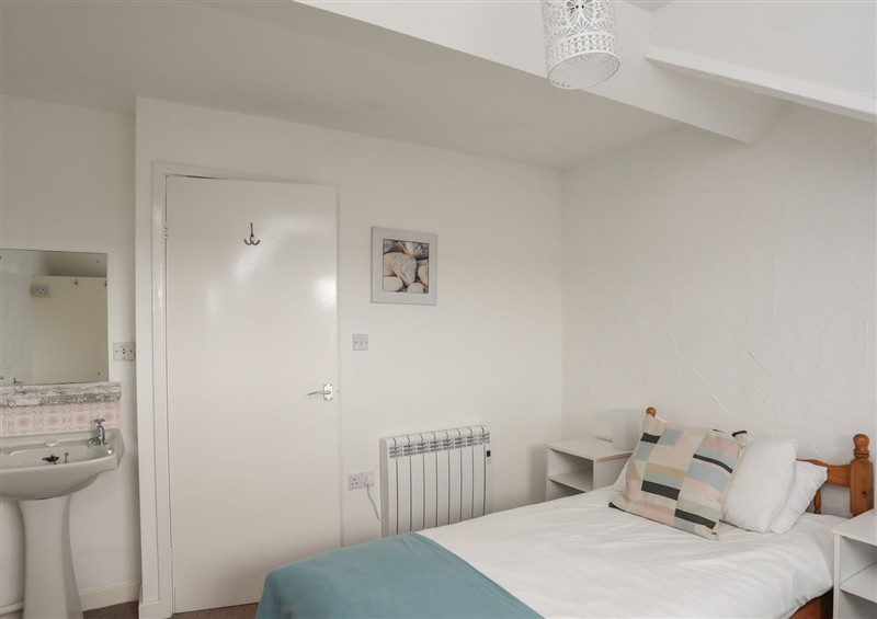 A bedroom in Penrhyn - 4 Ty'n Don at Penrhyn - 4 Tyn Don, Abersoch