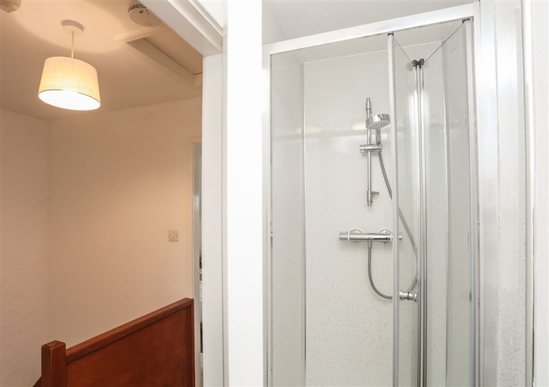 The bathroom at Penrhyn - 4 Tyn Don, Abersoch
