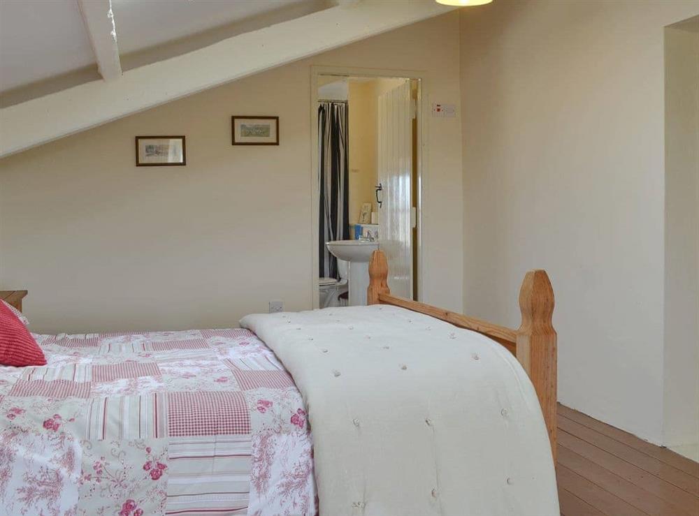 Charming double bedroom at Penrhyn Mawr in Pwllheli, Gwynedd