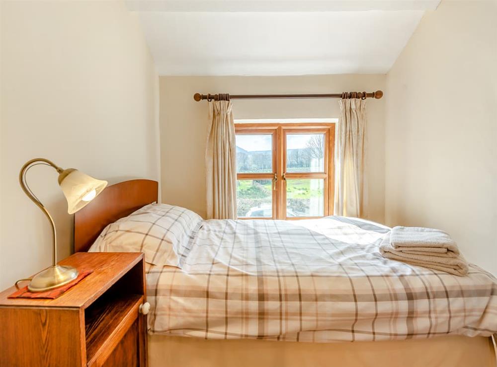 Twin bedroom (photo 2) at Penrock in Llanwrda, Dyfed