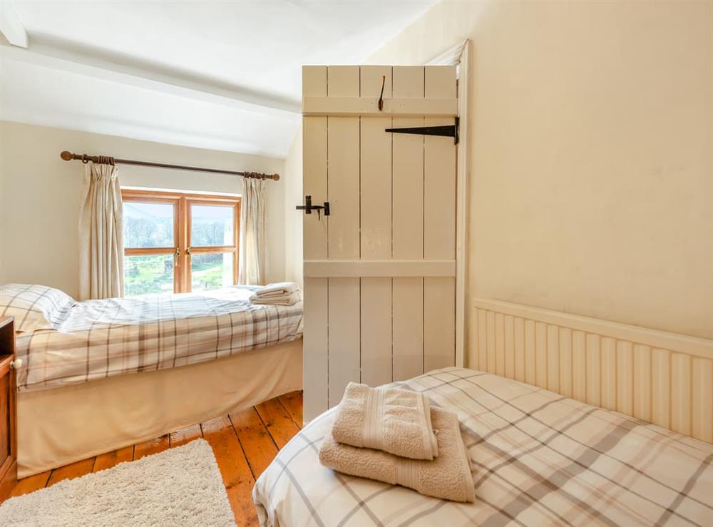 Twin bedroom at Penrock in Llanwrda, Dyfed