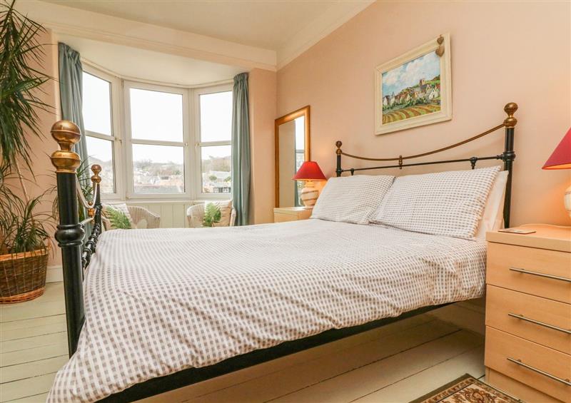 A bedroom in Penryn at Penryn, Devon