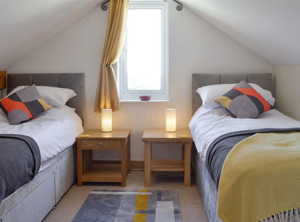 Charming twin-bedded room at Pentire in Holbeton, near Ivybridge, Devon
