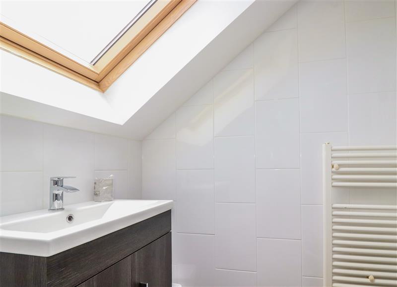 The bathroom (photo 2) at Pentire Reach, Crantock