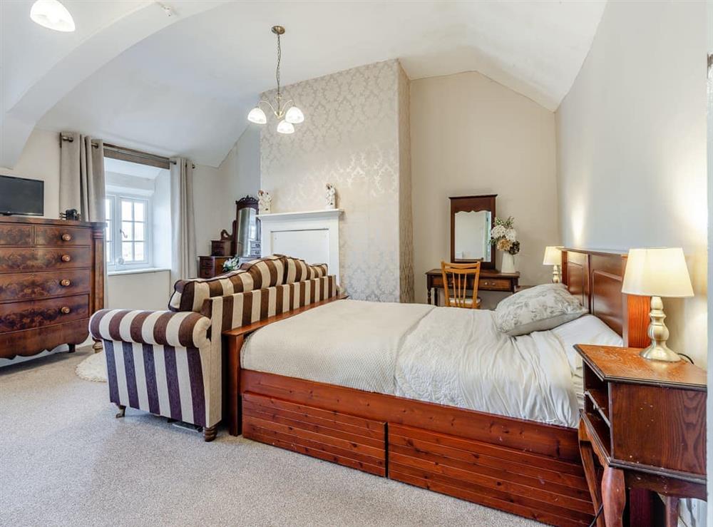 Double bedroom (photo 3) at Pentregaer Issa in Croesau Bach, near Oswestry, Shropshire