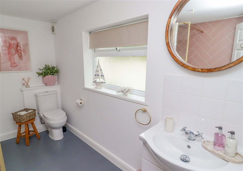 Bathroom at Pentwyn, Solva