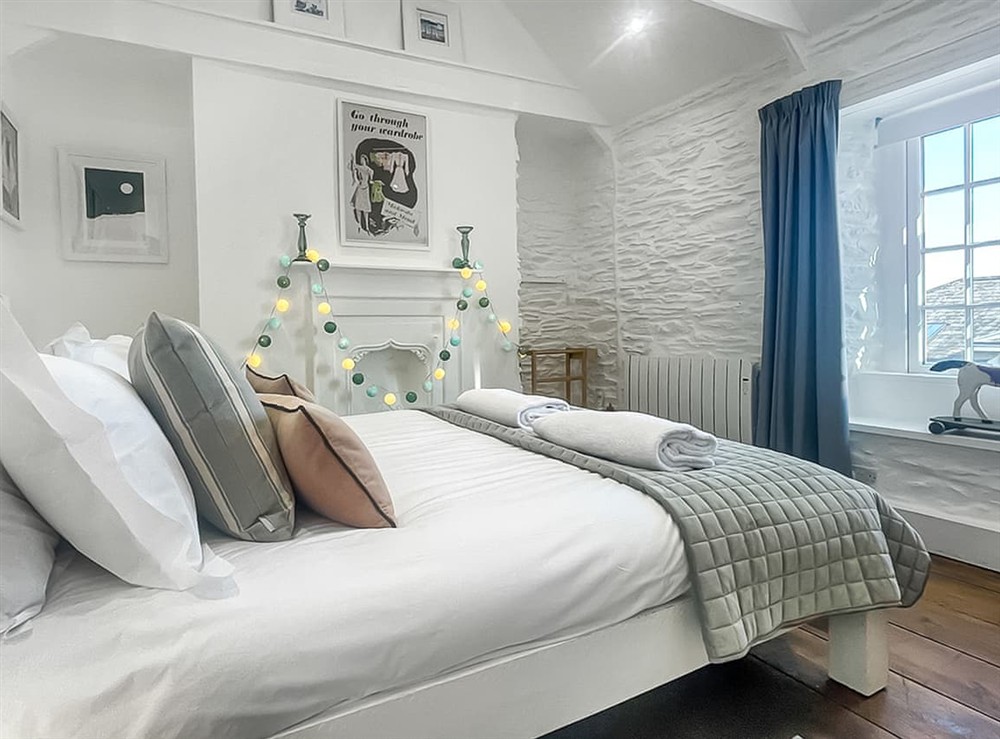 Double bedroom (photo 2) at Penty Lowen in St Mawes, Cornwall