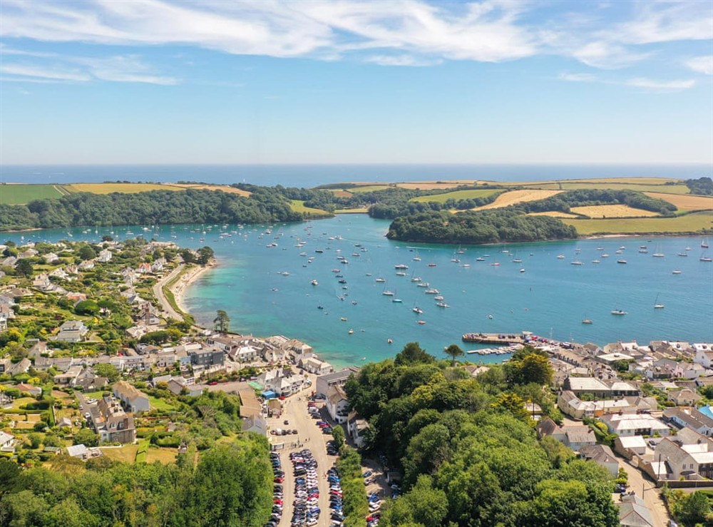 Setting (photo 2) at Penty Lowen in St Mawes, Cornwall