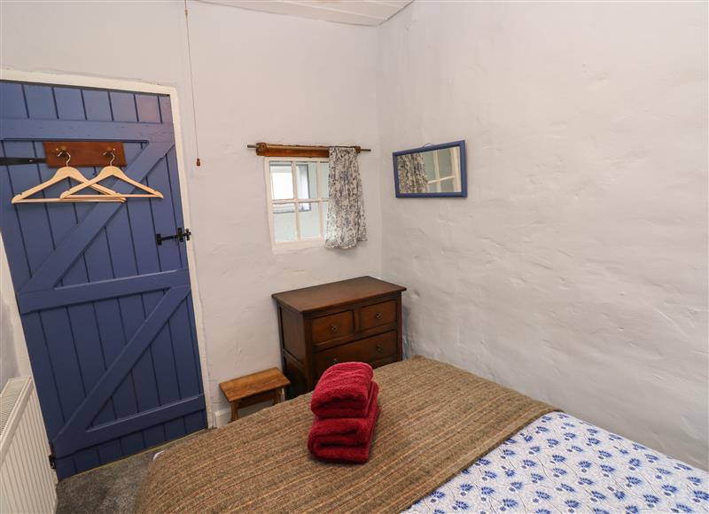 A bedroom in Penyrallt Fach Cottage (photo 3) at Penyrallt Fach Cottage, Pentre-Cwrt