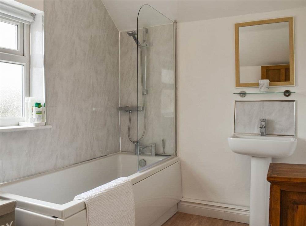 Bathroom at Peppercorn Cottage in Enderby, Leicestershire