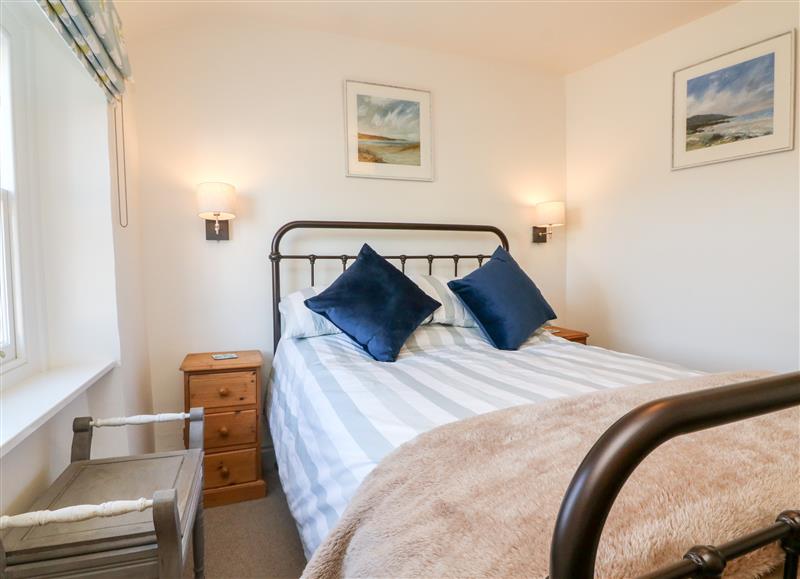 One of the 2 bedrooms at Peppers Cottage, Appledore
