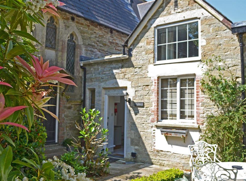 Charming holiday cottage perfectly located for exploring Duchy of Cornwall at Cloisters Cottage, 