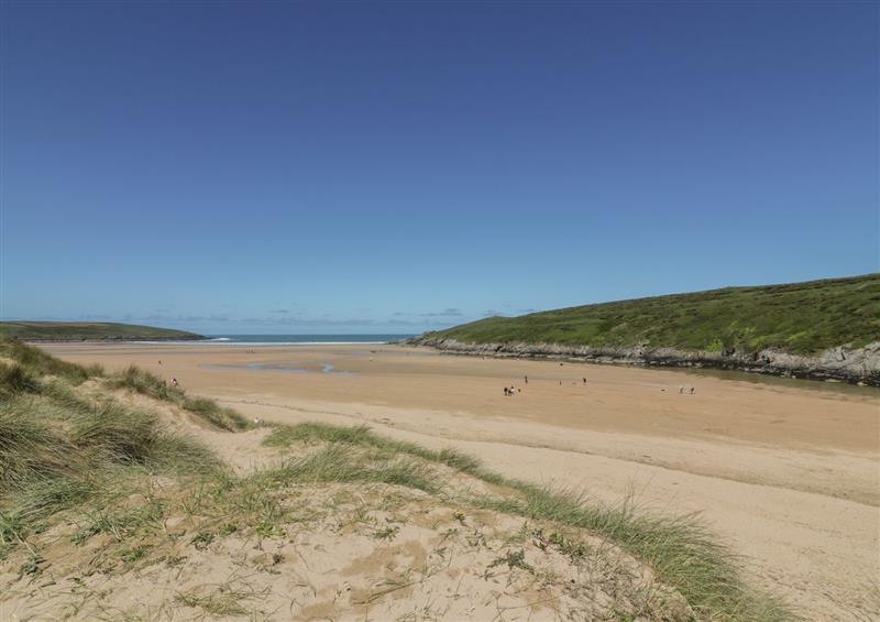 The setting at Periwinkle, Crantock