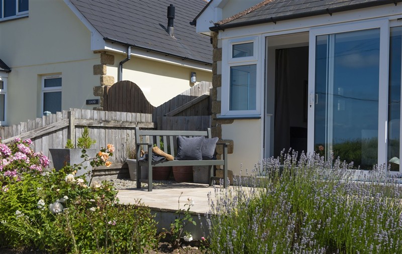 The setting (photo 2) at Perranhaven, Cornwall