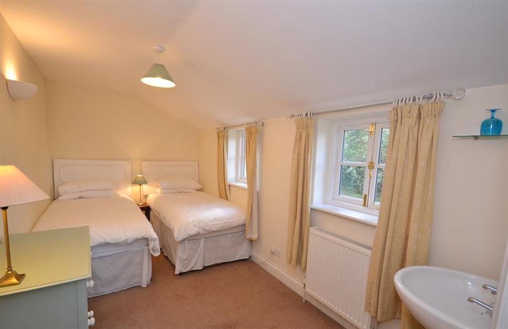 Twin bedroom at Perrotts, Salcombe