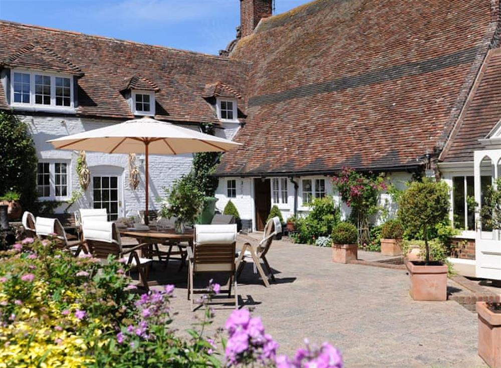 Perry Farm in Wingham, Kent sleeps 14