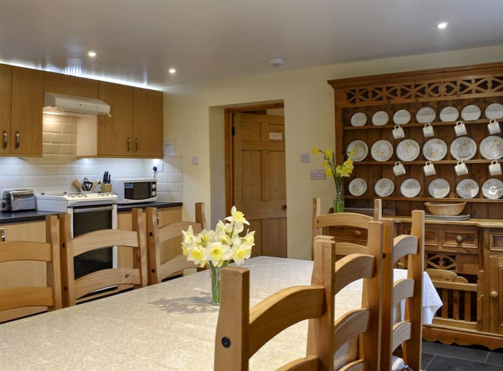 Well equipped kitchen at Pershbrook Cottage in Minsterworth, near Gloucester, Gloucestershire