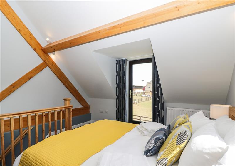One of the 2 bedrooms (photo 3) at Petals Patch, Lower Slaughter