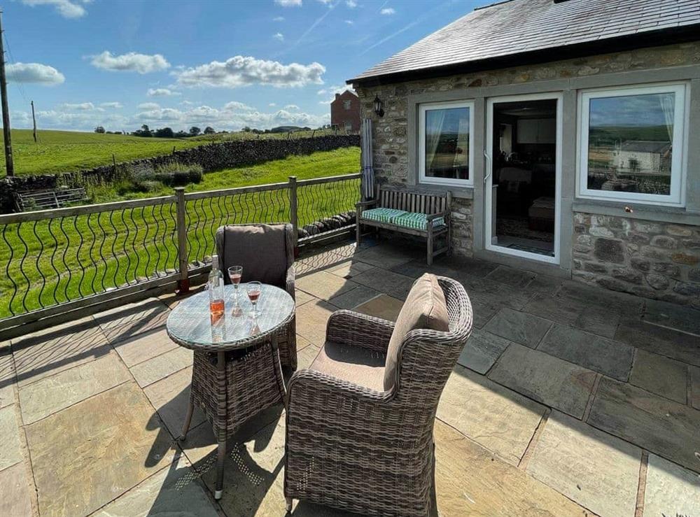 Outdoor area at Petes Place in Wigglesworth, North Yorkshire