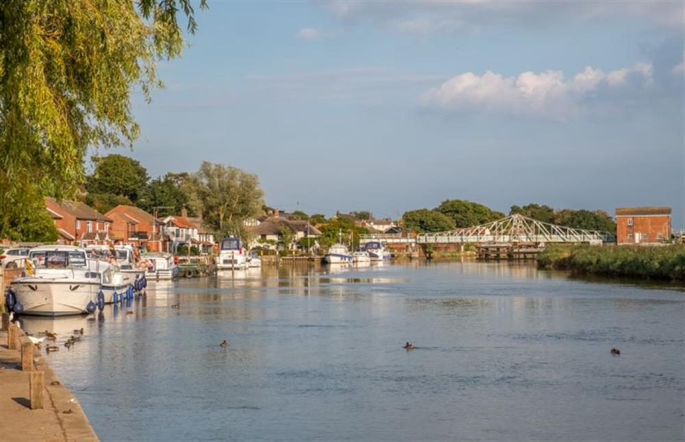 The Norfolk Broads can be reached within 45 minutes at Pettingalls Farm Cottage, Deopham Green near Wymondham