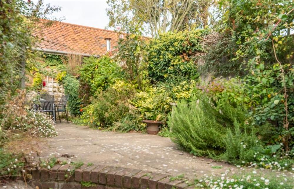 Fully enclosed garden at Petts Cottage, Burnham Market near Kings Lynn