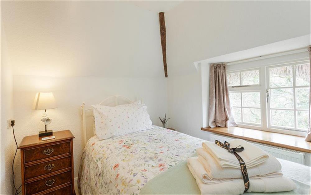 Bedroom 4 with single bed at Pheasant Cottage in Salcombe