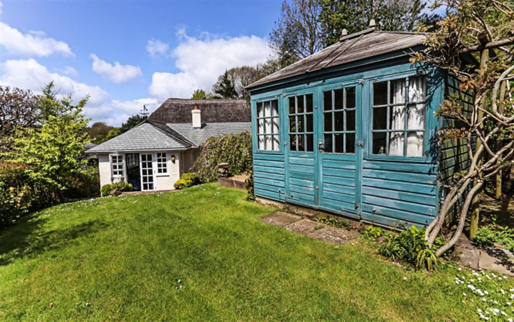 Summer house in the garen at Pheasant Cottage in Salcombe