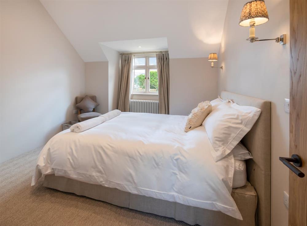 Double bedroom (photo 2) at Pheasants Nest in Broadway, near Cotswolds, Worcestershire