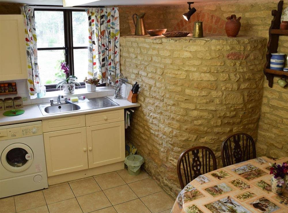 Kitchen with dining area (photo 2) at Picket Piece Cottage in Chadlington, near Chipping Norton, Oxfordshire