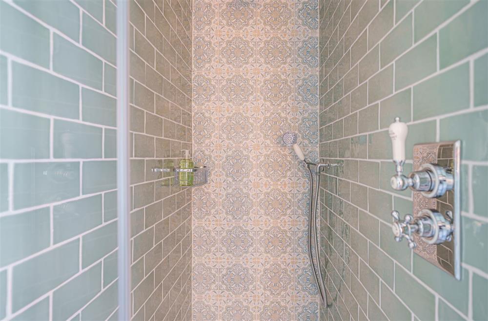 Feature tiles, in Puddle Cottages walk-in shower at Piddle and Puddle, Dorchester