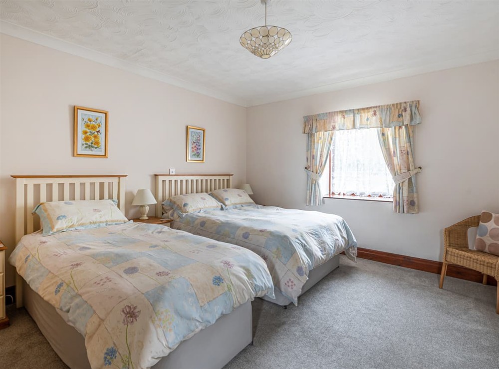 Twin bedroom