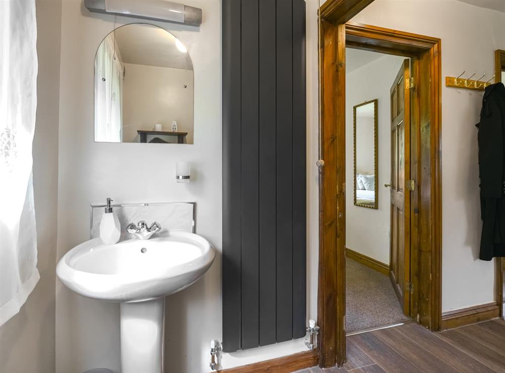 Bathroom at Pine Lodge in Bridgnorth and Ironbridge, Shropshire