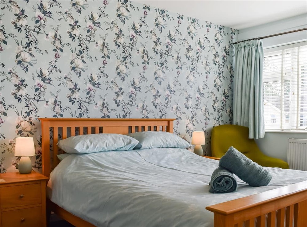 Double bedroom (photo 2) at Pinecote in Bottesford, Leicestershire